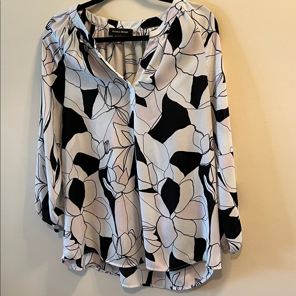 Ivanka Trump Black and White Floral Blouse Size Large